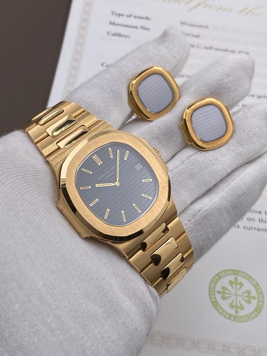 Patek Philippe Nautilus „Jumbo“ mit Manschettenknöpfen – Ansicht 7