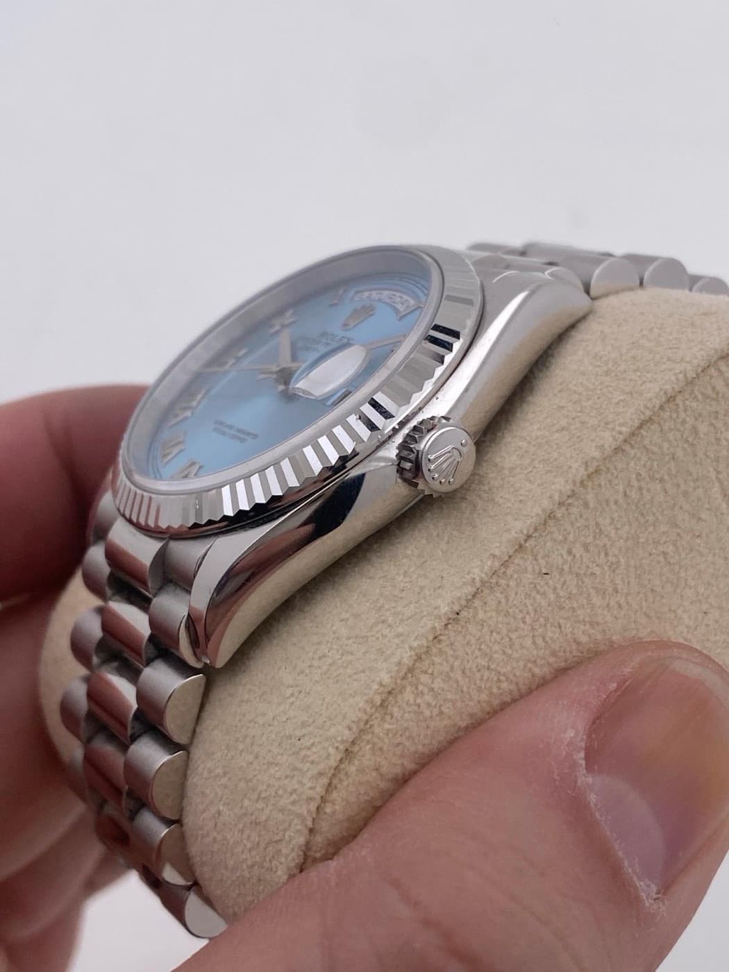 Rolex Day-Date 36 „Ice Blue“ Platin (6/2024) – Ansicht 6